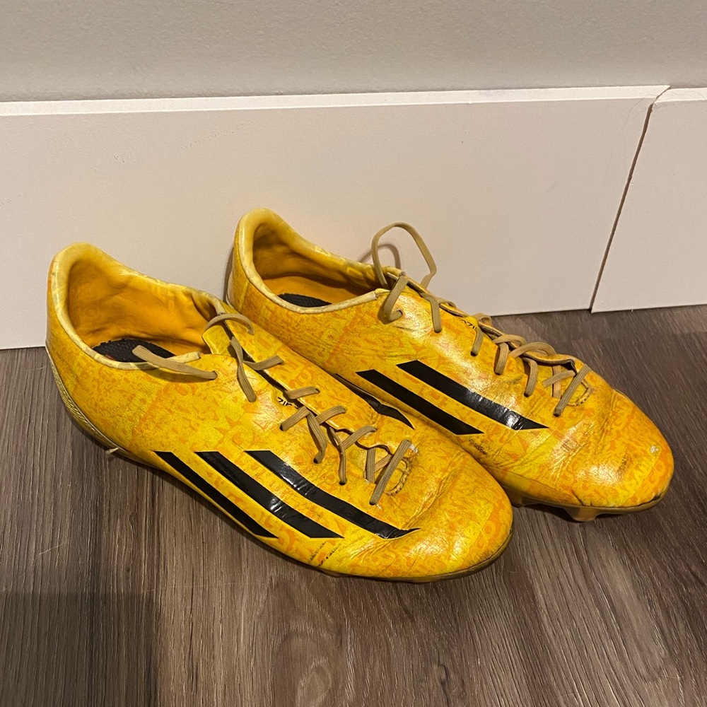 Adidas f5 FG Messi soccer cleats